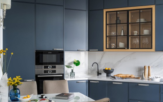 Кухня Brutal необычной угловой планировки