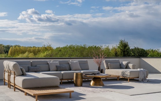 Как организовать семейное пространство на террасе: модульный диван Бэйкер
