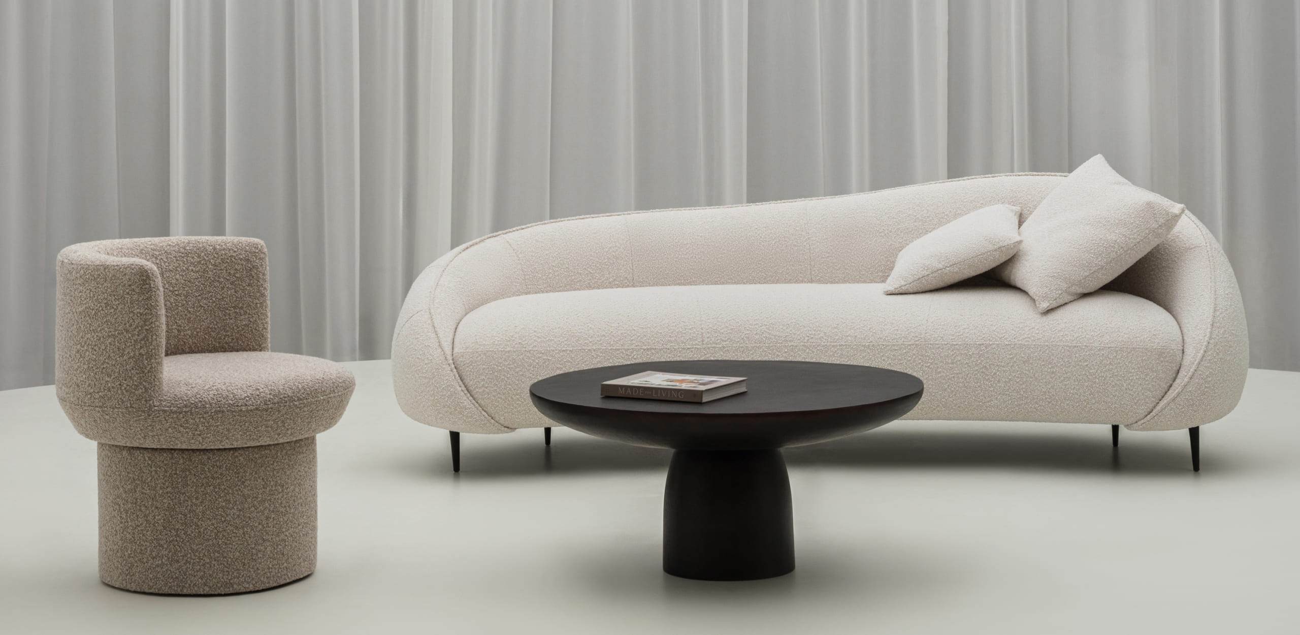 Готовые сеты: мебель<br>и предметы декора