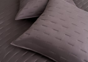 Покрывало Cloud 260x240, цвет Plum Kitten