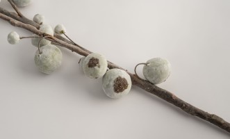 Декоративная искусственная ветвь Persimmon Branch, 79 см