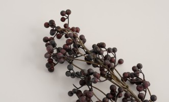 Декоративная искусственная ветвь Smilax Purple Branch, 110 см