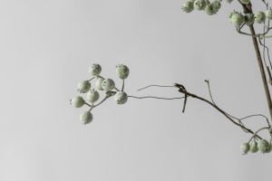 Декоративная искусственная ветвь Fruit Tree Branch, 107 см
