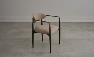 Стул Bradley тёмный с подлокотниками linen latte