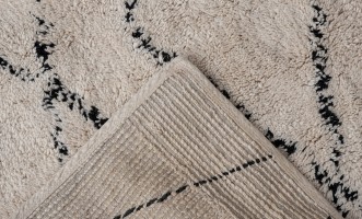 Ковёр Vasu с чёрным орнаментом