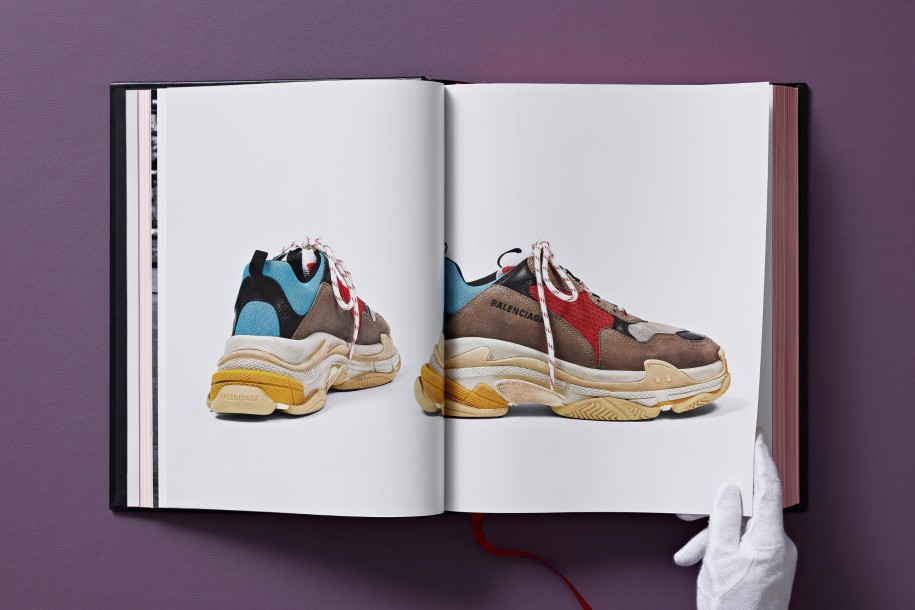 Книга «Обувь. Коллекция Музея при FIT»/ Shoes A-Z. The Collection of The Museum at FIT. Manolo Blahnik Edition