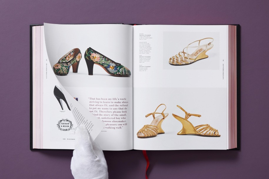 Книга «Обувь. Коллекция Музея при FIT»/ Shoes A-Z. The Collection of The Museum at FIT. Manolo Blahnik Edition