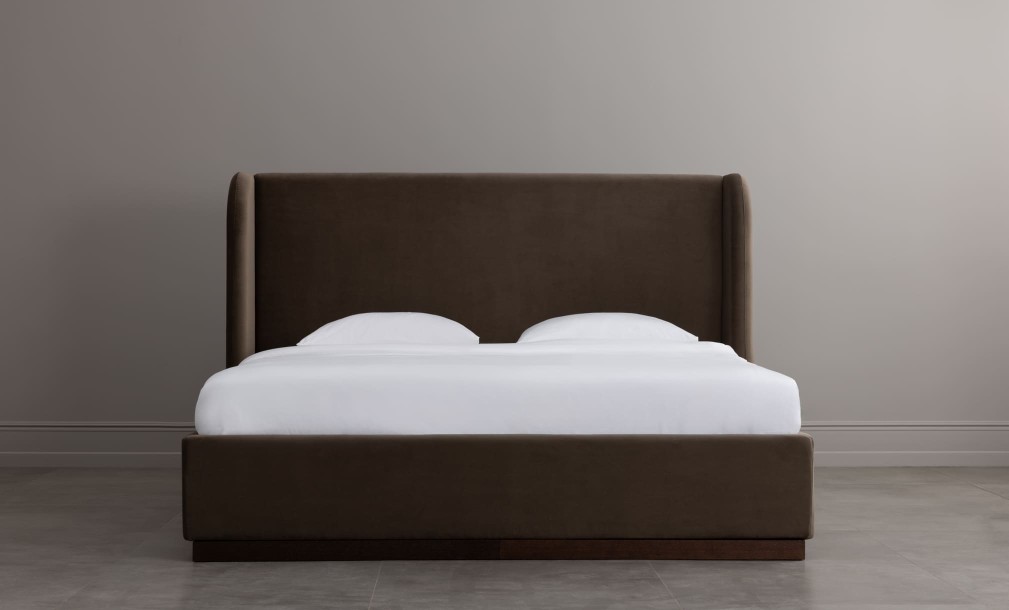 Кровать Вэйл на подиуме