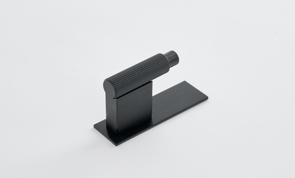 Крючок Arpa Plate чёрный 2,5×8 см