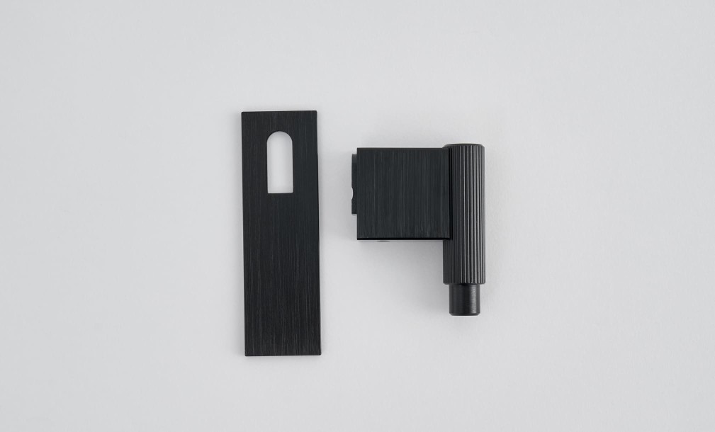 Крючок Arpa Plate чёрный 2,5×8 см