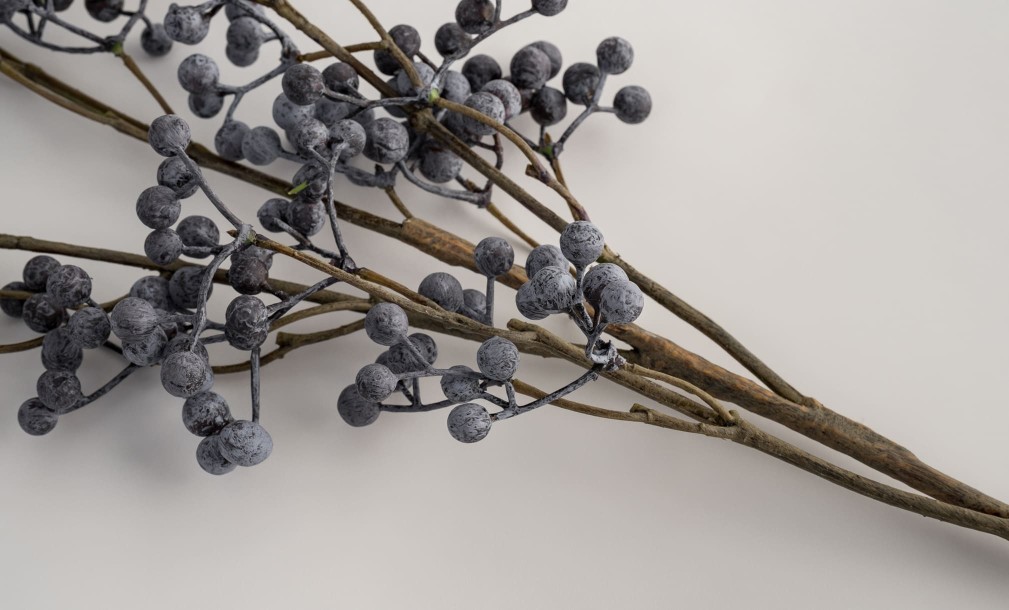 Декоративная искусственная ветвь Smilax Blue Branch, 88 см