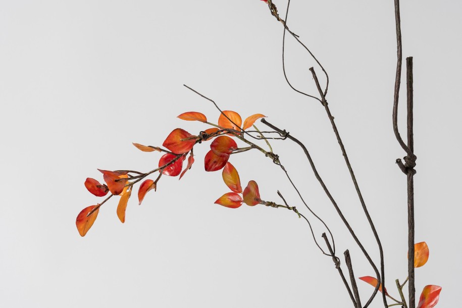 Декоративная искусственная ветвь Autumn leaves Branch, 113 см