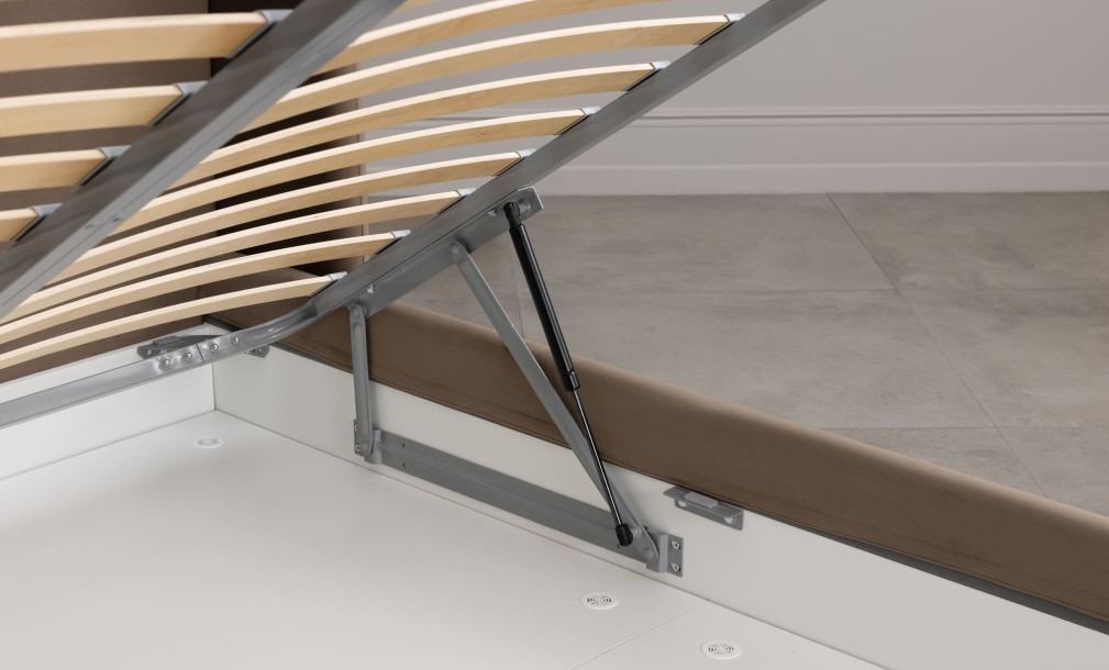 Кровать Вэйл на подиуме