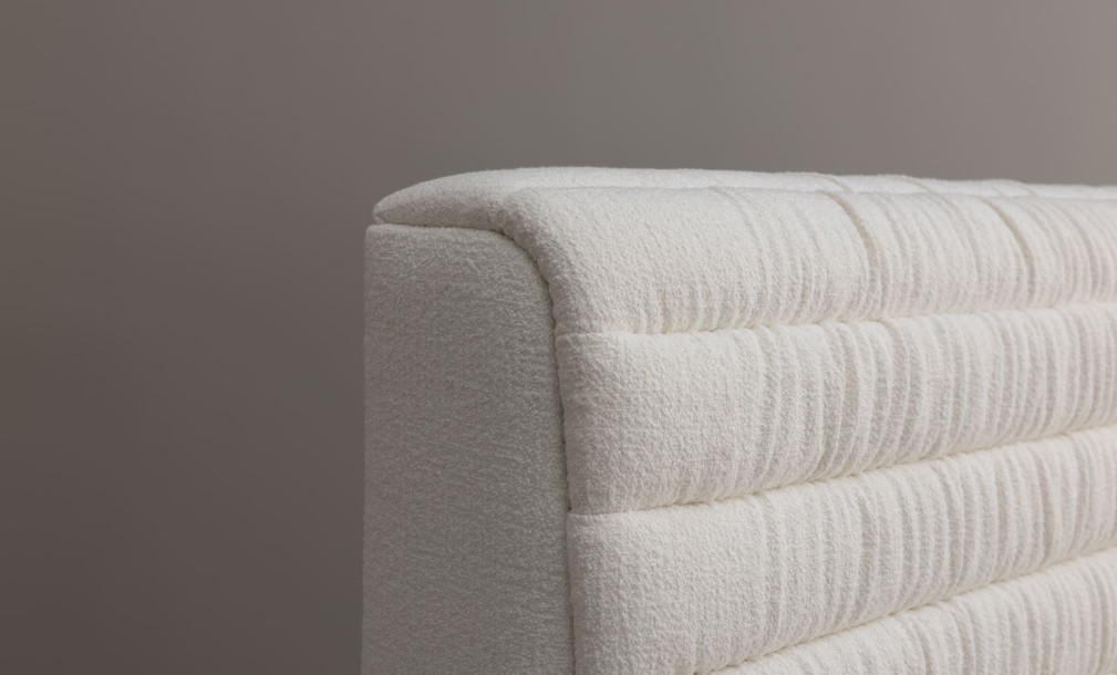 Кровать Трамонте с узким изголовьем