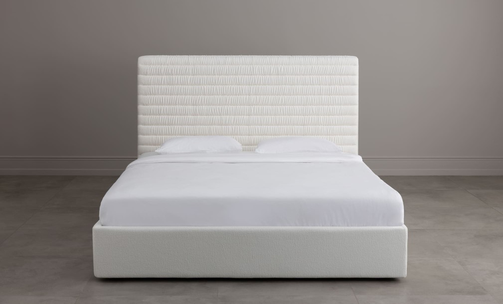 Кровать Трамонте с узким изголовьем