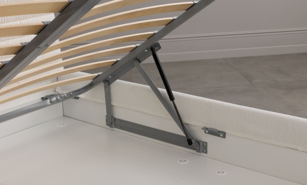 Кровать Трамонте с узким изголовьем