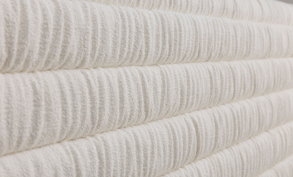 Кровать Трамонте с узким изголовьем