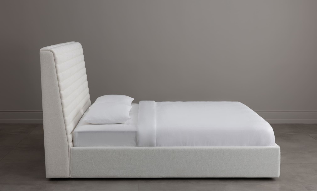 Кровать Трамонте с узким изголовьем