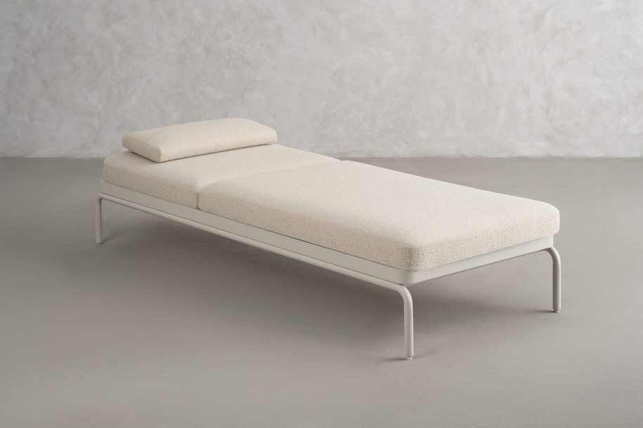 Шезлонг Таормина уличный, светлый