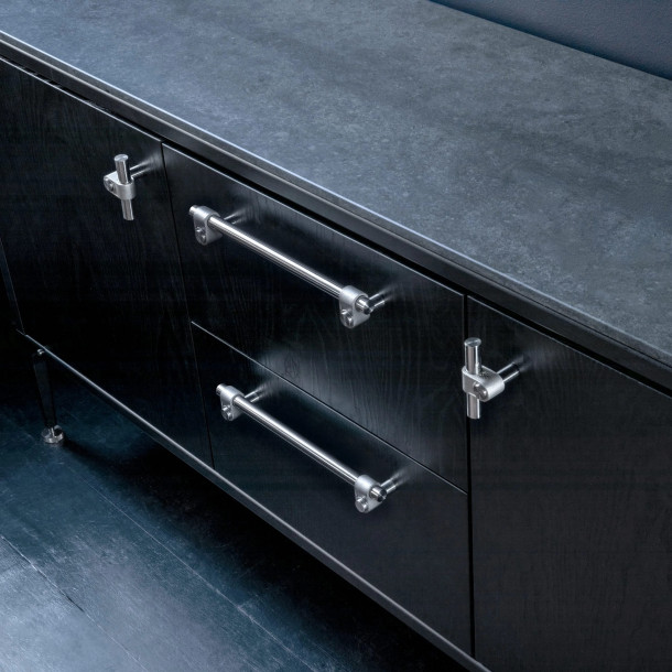 Дверная ручка Cast Pull Bar Medium Welders Black