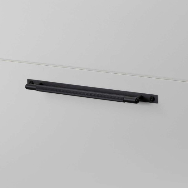 Ручка Linear Plate Black Medium