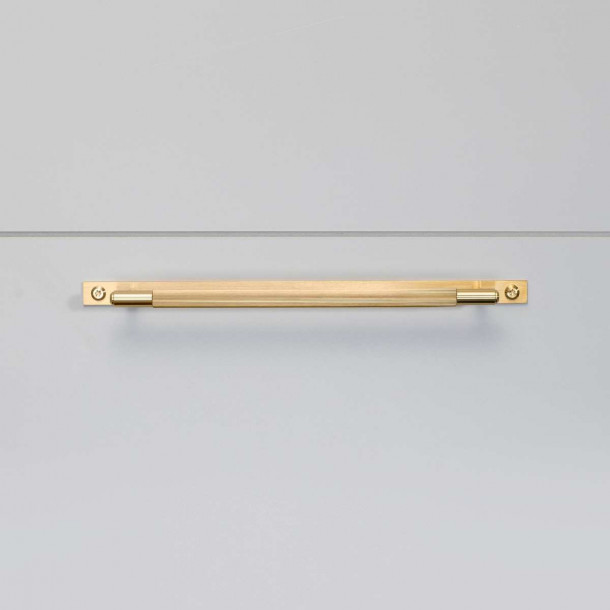 Ручка Linear Plate Brass Medium
