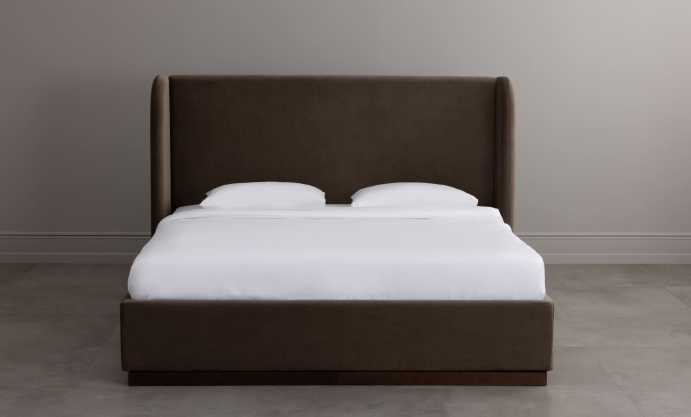 Кровать Вэйл на подиуме