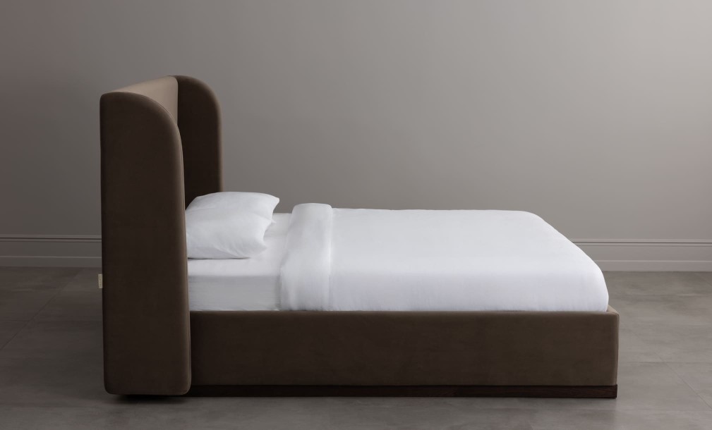 Кровать Вэйл на подиуме