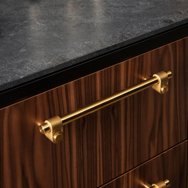 Дверная ручка Cast Pull Bar Medium Brass