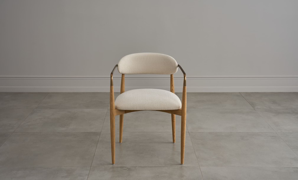 Стул Bradley светлый с подлокотниками cushing snow