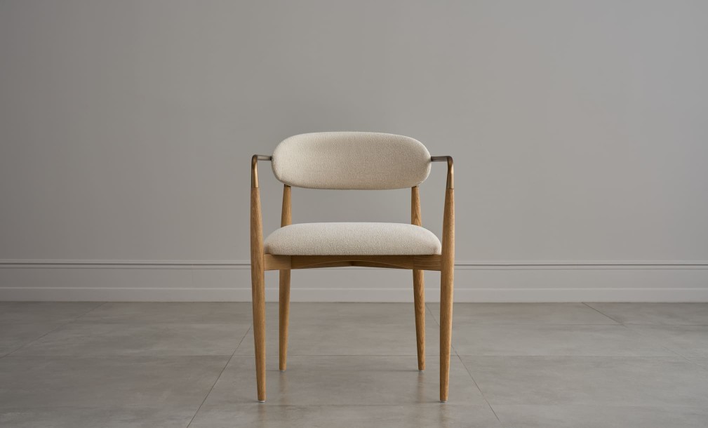 Стул Bradley светлый с подлокотниками cushing snow