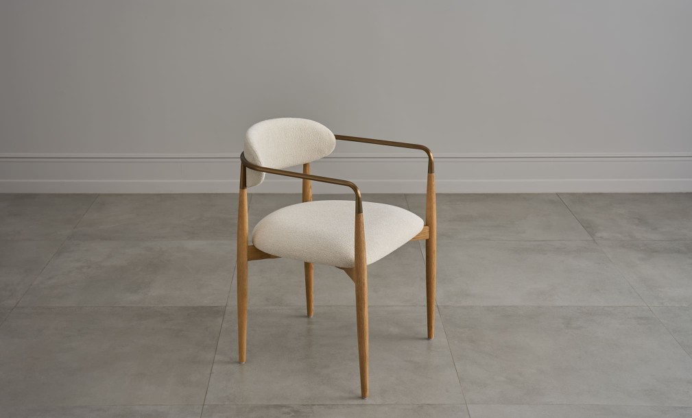 Стул Bradley светлый с подлокотниками cushing snow