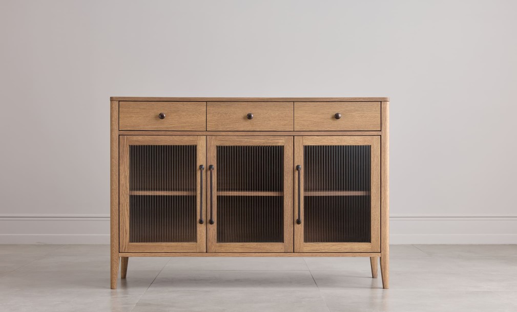 Витрина низкая трехстворчатая Ecru