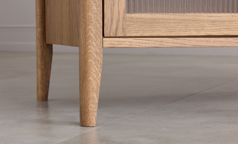 Витрина низкая трехстворчатая Ecru