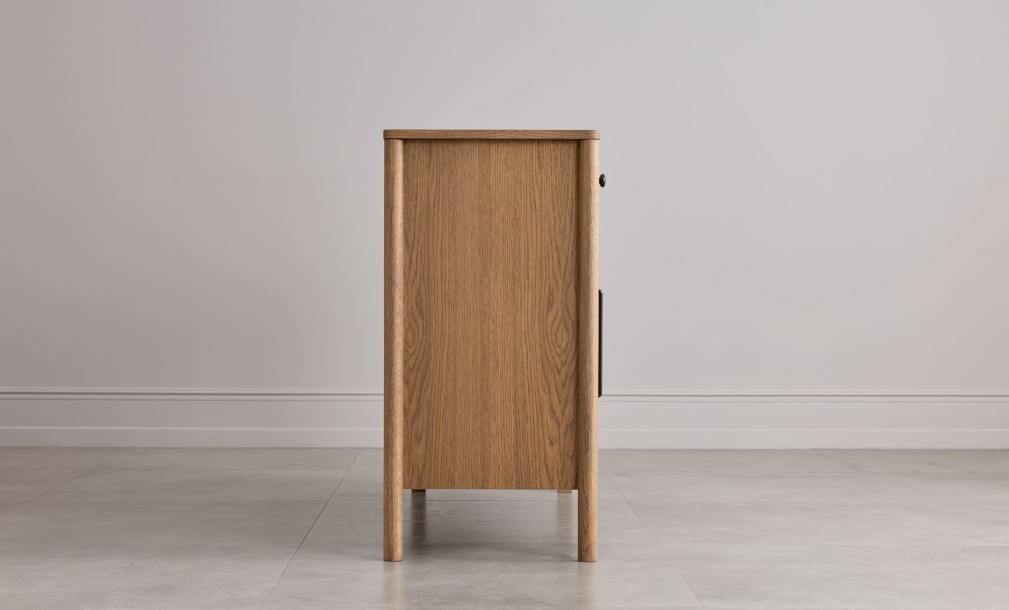 Витрина низкая трехстворчатая Ecru