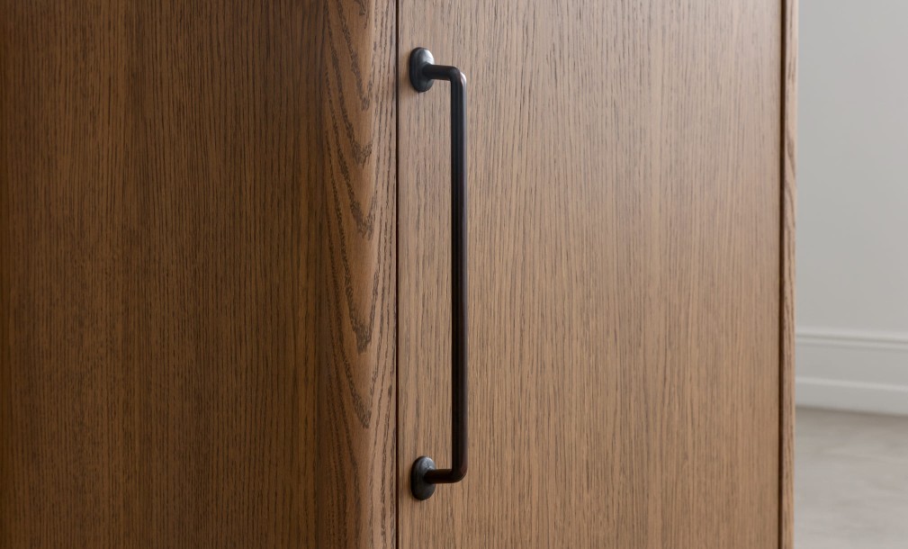 Витрина Экрю одностворчатая правая