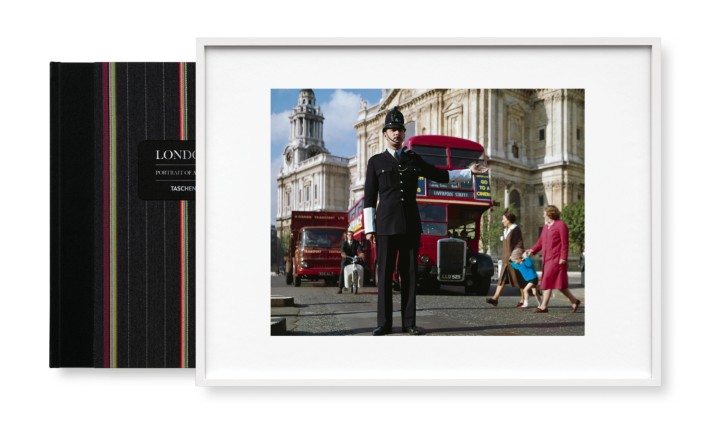 London. Portrait of a City Paul Smith Edition No. 5011000 Traffic Policeman