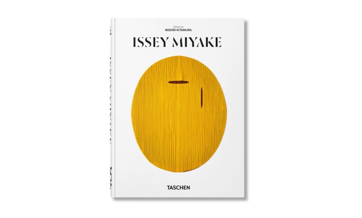 Книга «Иссей Мияке»/Miyake