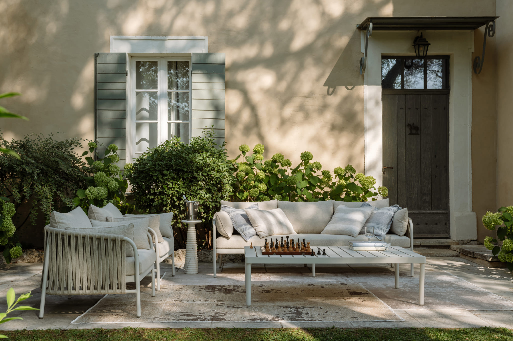 Светлая Таормина идеальна для расслабленного полуденного отдыха 